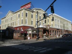 Haunted Yankee Pedlar Inn